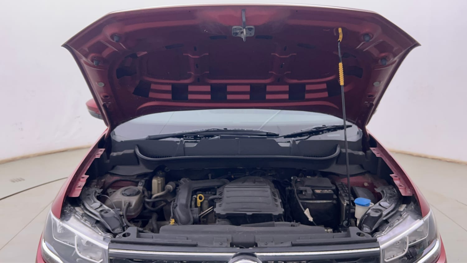 Used 2022 Volkswagen Taigun Highline 1.0 TSI AT Petrol Automatic engine ENGINE & BONNET OPEN FRONT VIEW