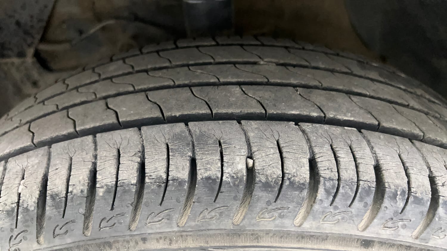Used 2022 Toyota Urban Cruiser Mid Grade AT Petrol Automatic tyres LEFT FRONT TYRE TREAD VIEW