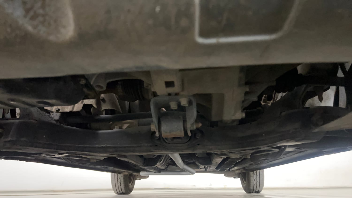 Used 2018 Hyundai Elite i20 Sportz 1.2 Petrol Manual extra FRONT LEFT UNDERBODY VIEW