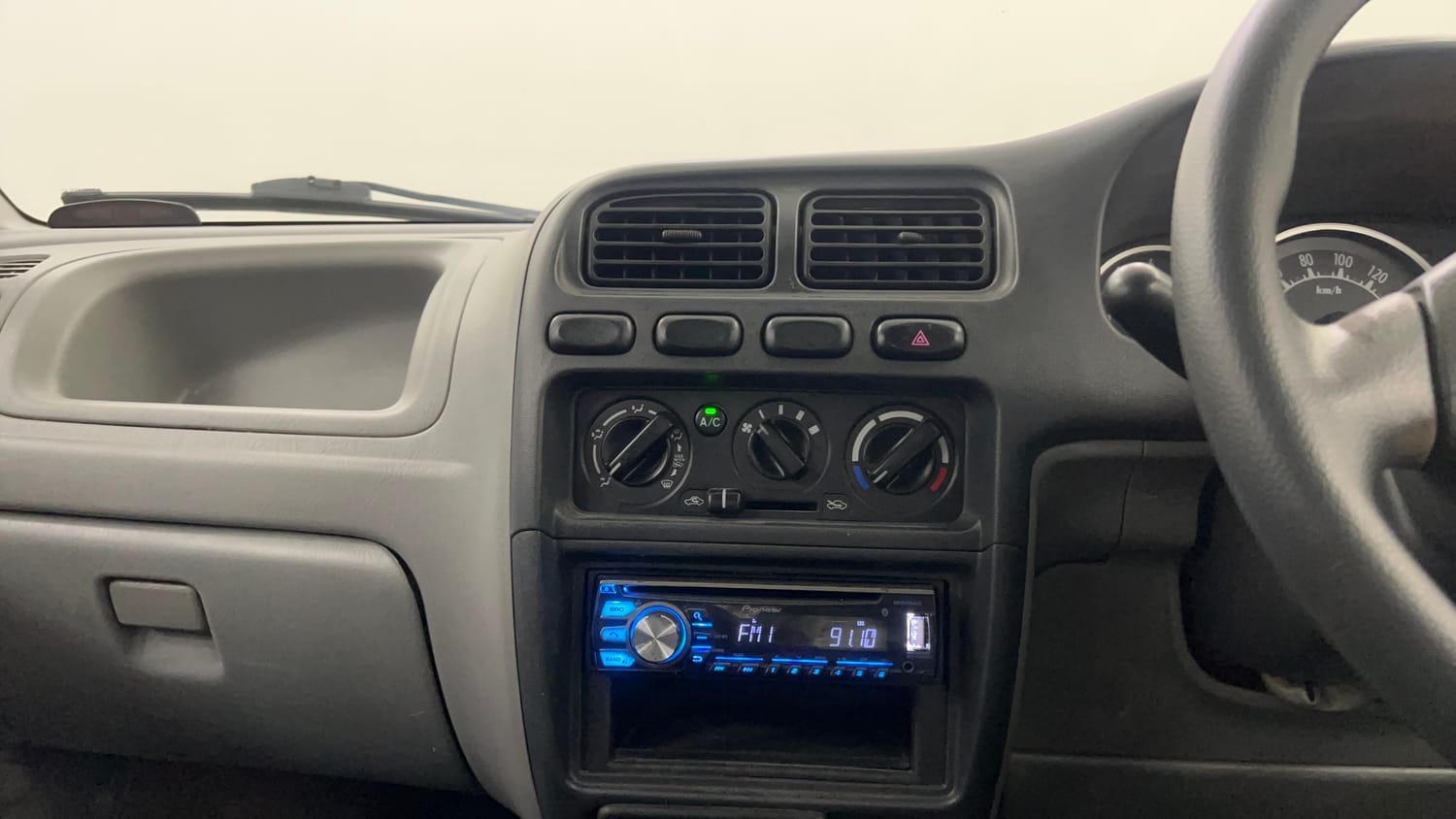 Used 2014 Maruti Suzuki Alto K10 VXi Petrol Manual interior MUSIC SYSTEM & AC CONTROL VIEW