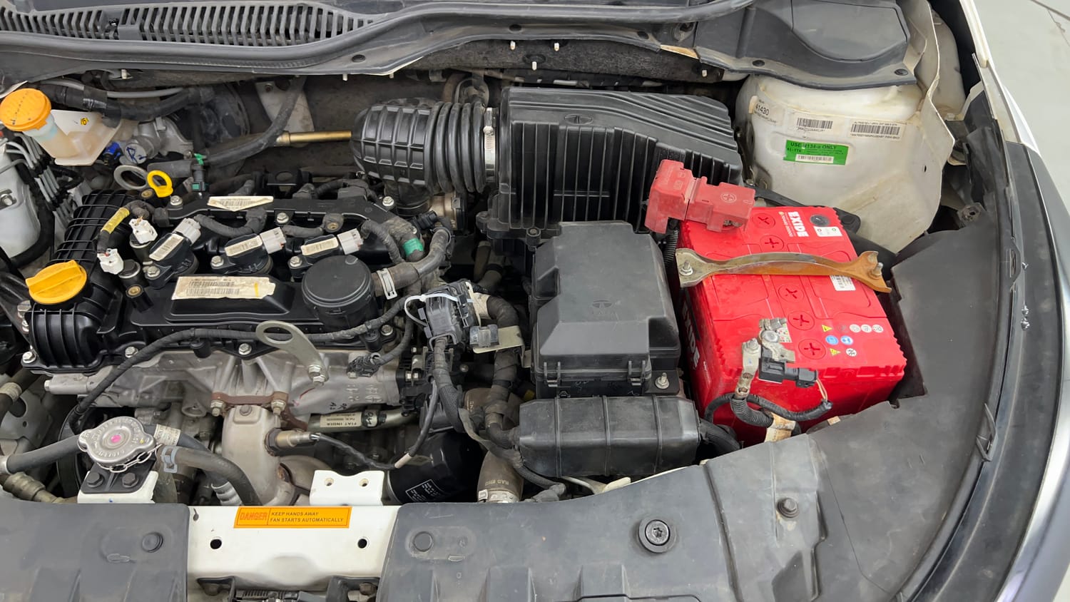 Used 2024 Tata Altroz XZA Plus Petrol Petrol Automatic engine ENGINE LEFT SIDE VIEW