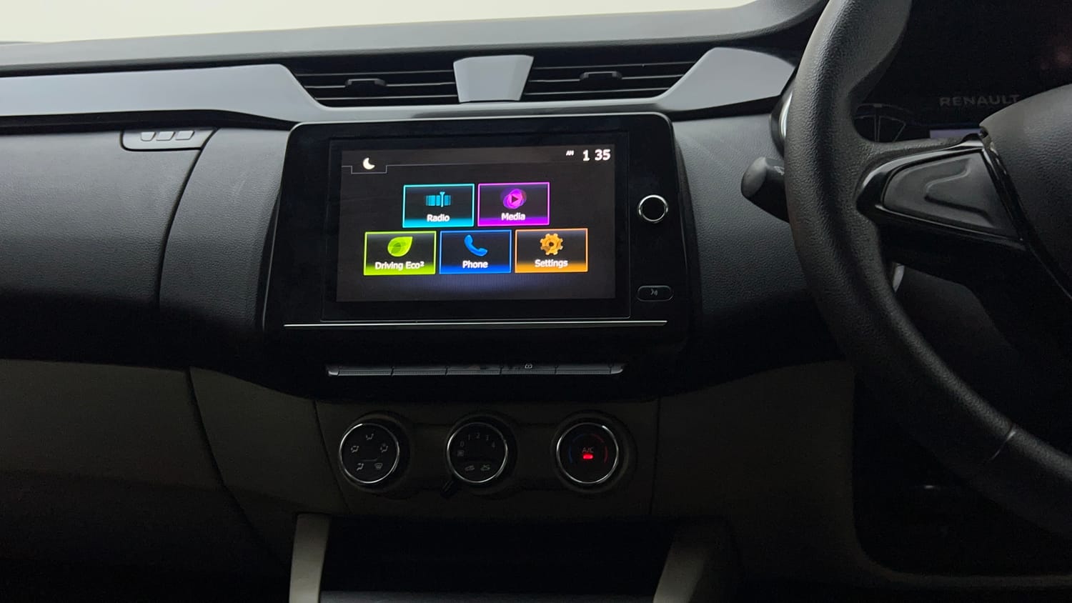 Used 2020 Renault Triber RXT Petrol Manual interior MUSIC SYSTEM & AC CONTROL VIEW