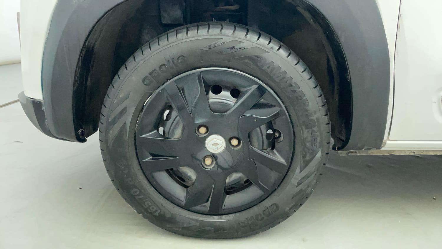 Used 2021 Renault Kwid RXT Petrol Manual tyres LEFT FRONT TYRE RIM VIEW