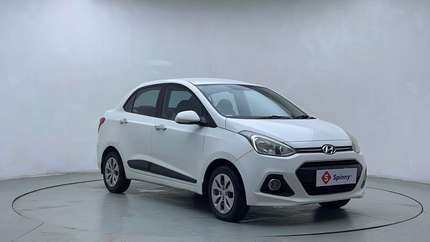 Used 2014 Hyundai Xcent S 1.2 Petrol Manual exterior RIGHT FRONT CORNER VIEW