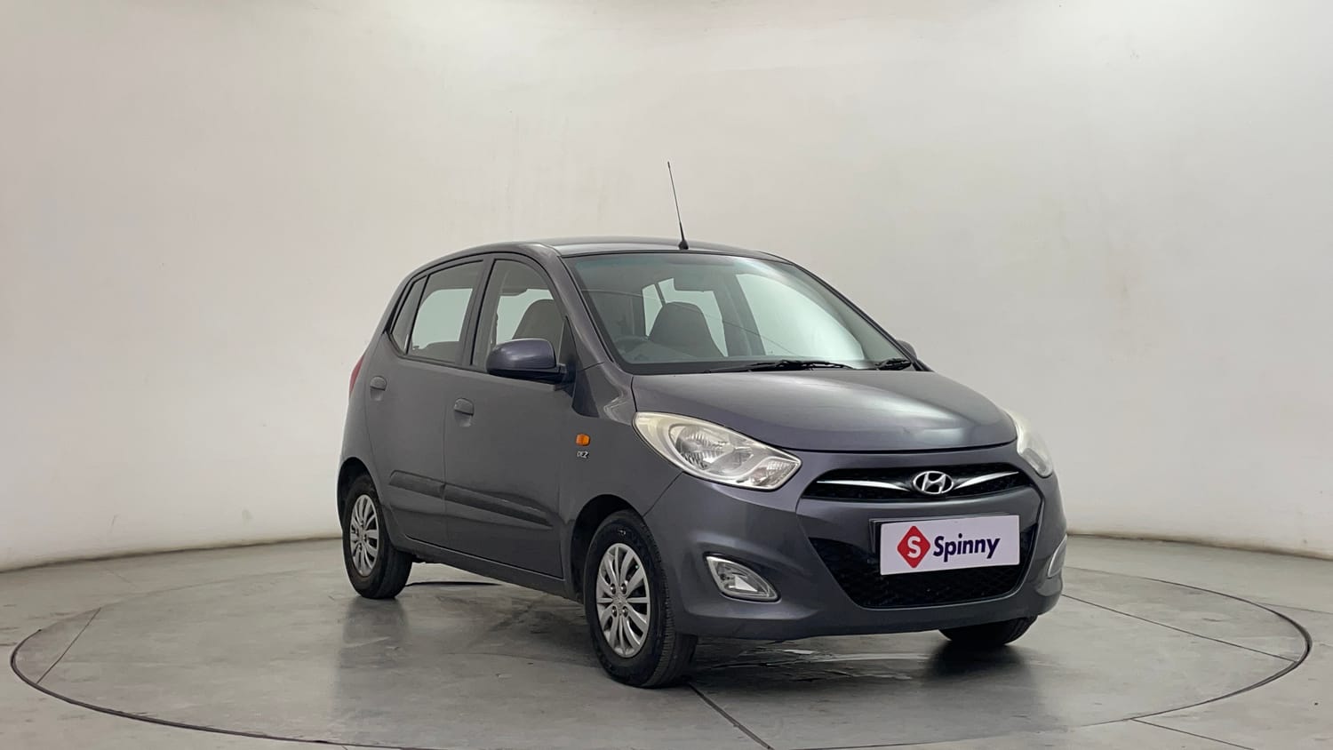 Used 2016 Hyundai i10 Sportz 1.1 iRDE2 Petrol Manual exterior RIGHT FRONT CORNER VIEW