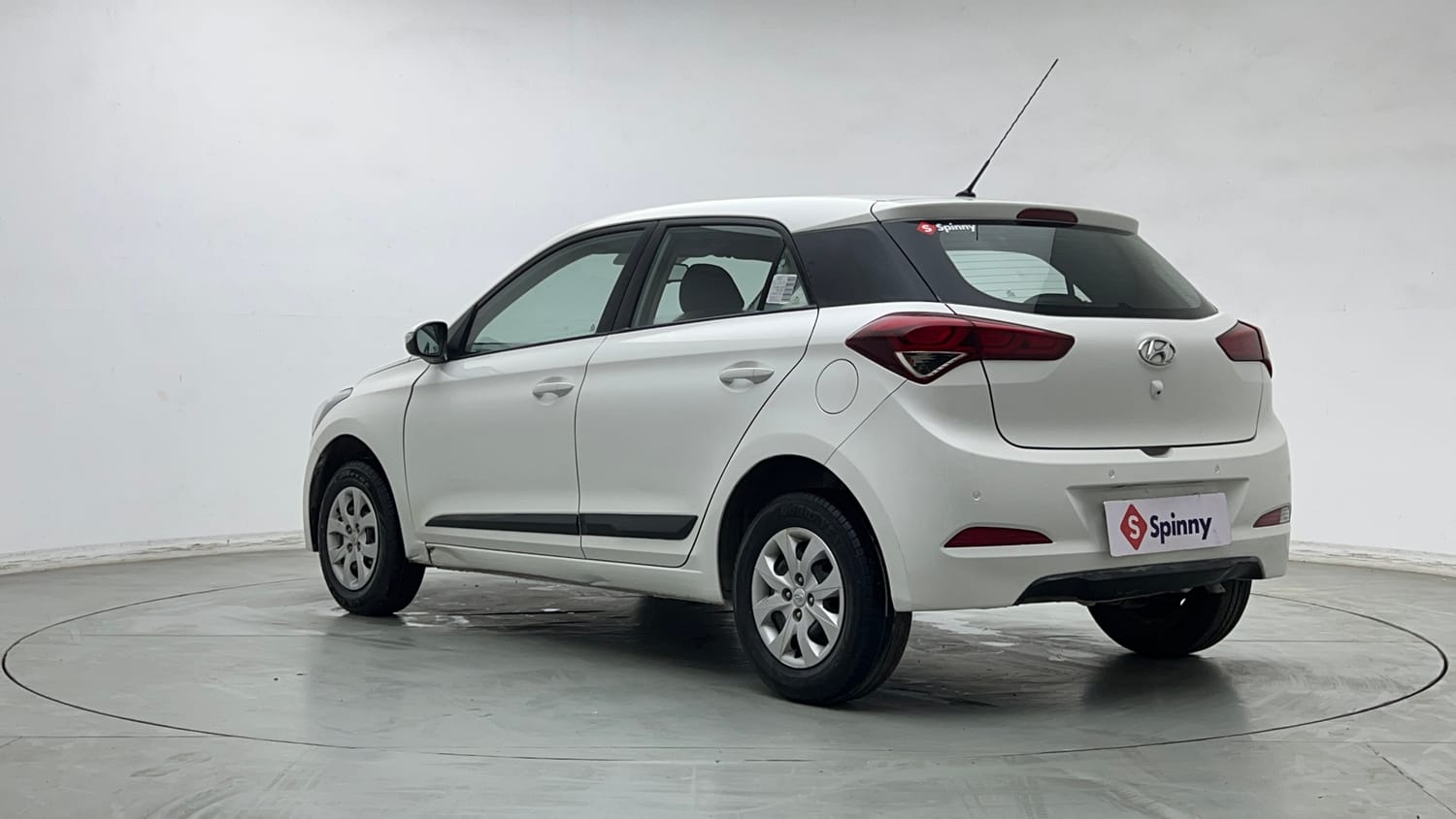 Used 2015 Hyundai Elite i20 Sportz 1.2 Petrol Manual exterior LEFT REAR CORNER VIEW