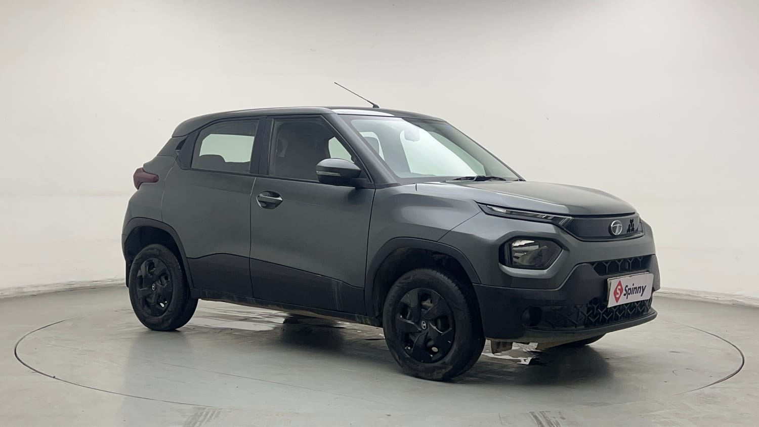 Used 2022 Tata Punch Adventure MT Petrol Manual exterior RIGHT FRONT CORNER VIEW