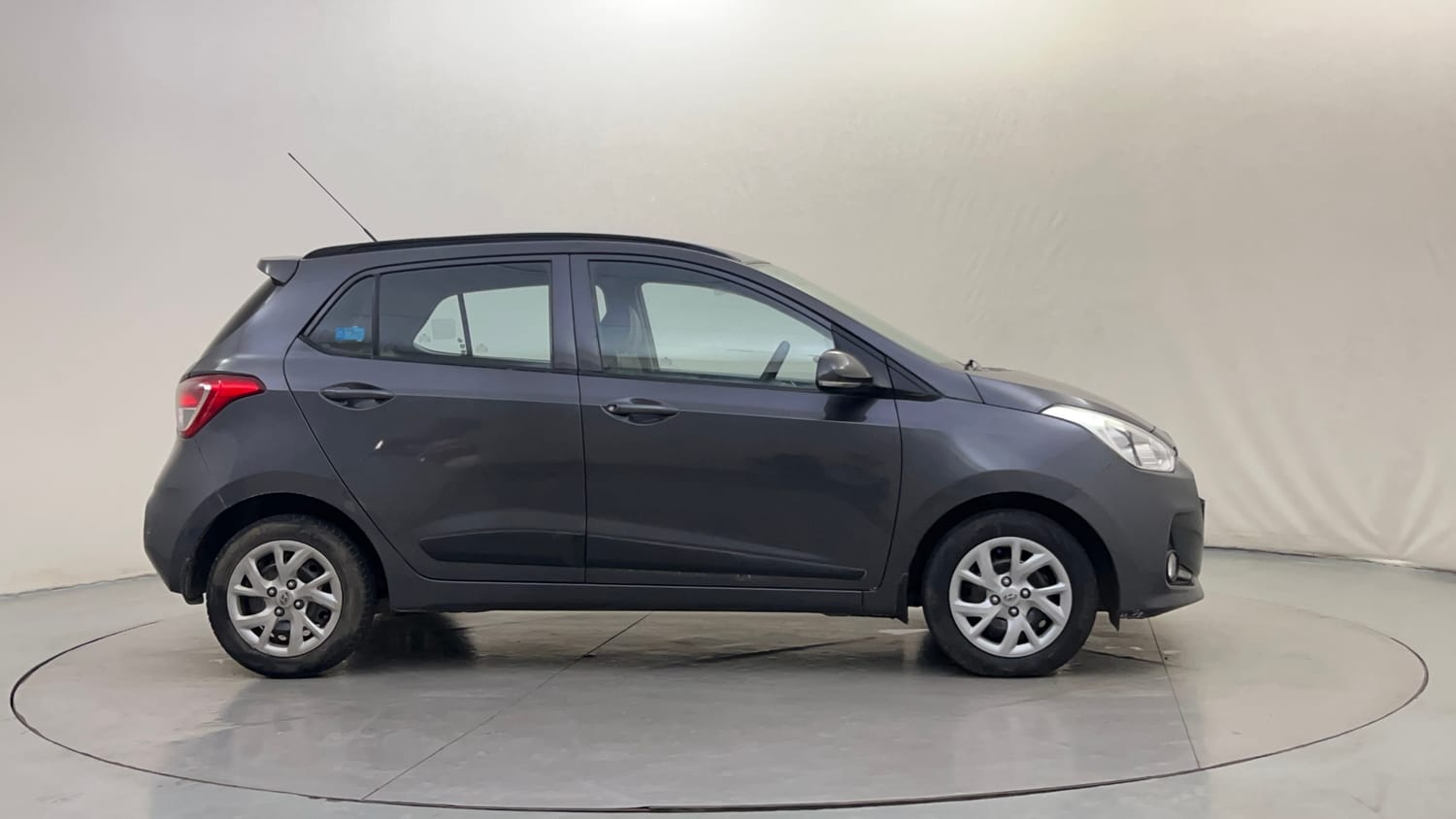 Used 2020 Hyundai Grand i10 Sportz 1.2 Kappa VTVT Petrol Manual exterior RIGHT SIDE VIEW