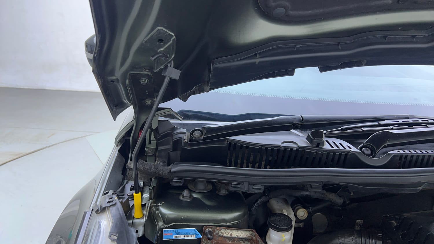 Used 2022 Tata Nexon XZA Plus Petrol Automatic engine ENGINE RIGHT SIDE HINGE & APRON VIEW