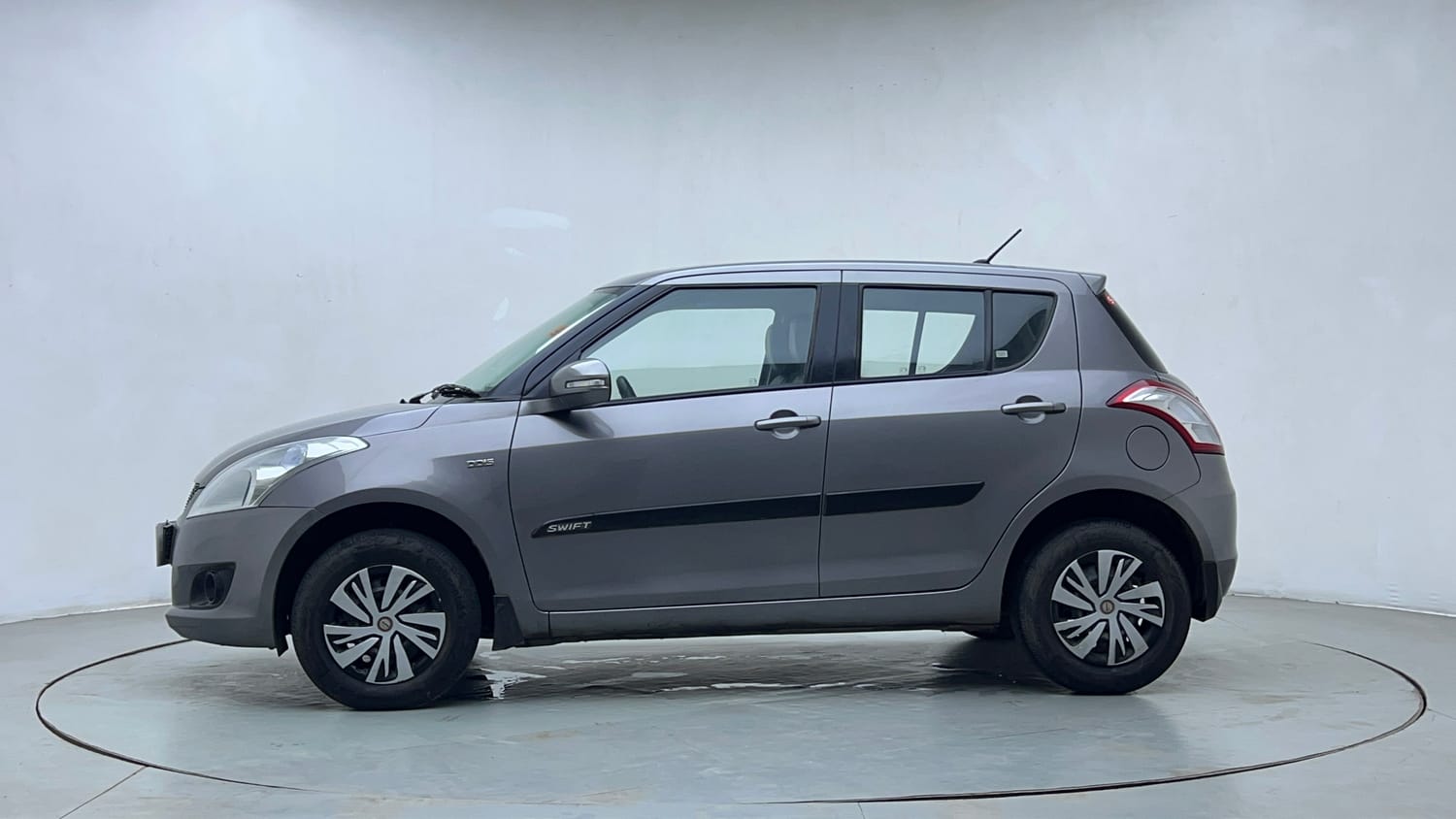 Used 2014 Maruti Suzuki Swift VDi Diesel Manual exterior LEFT SIDE VIEW