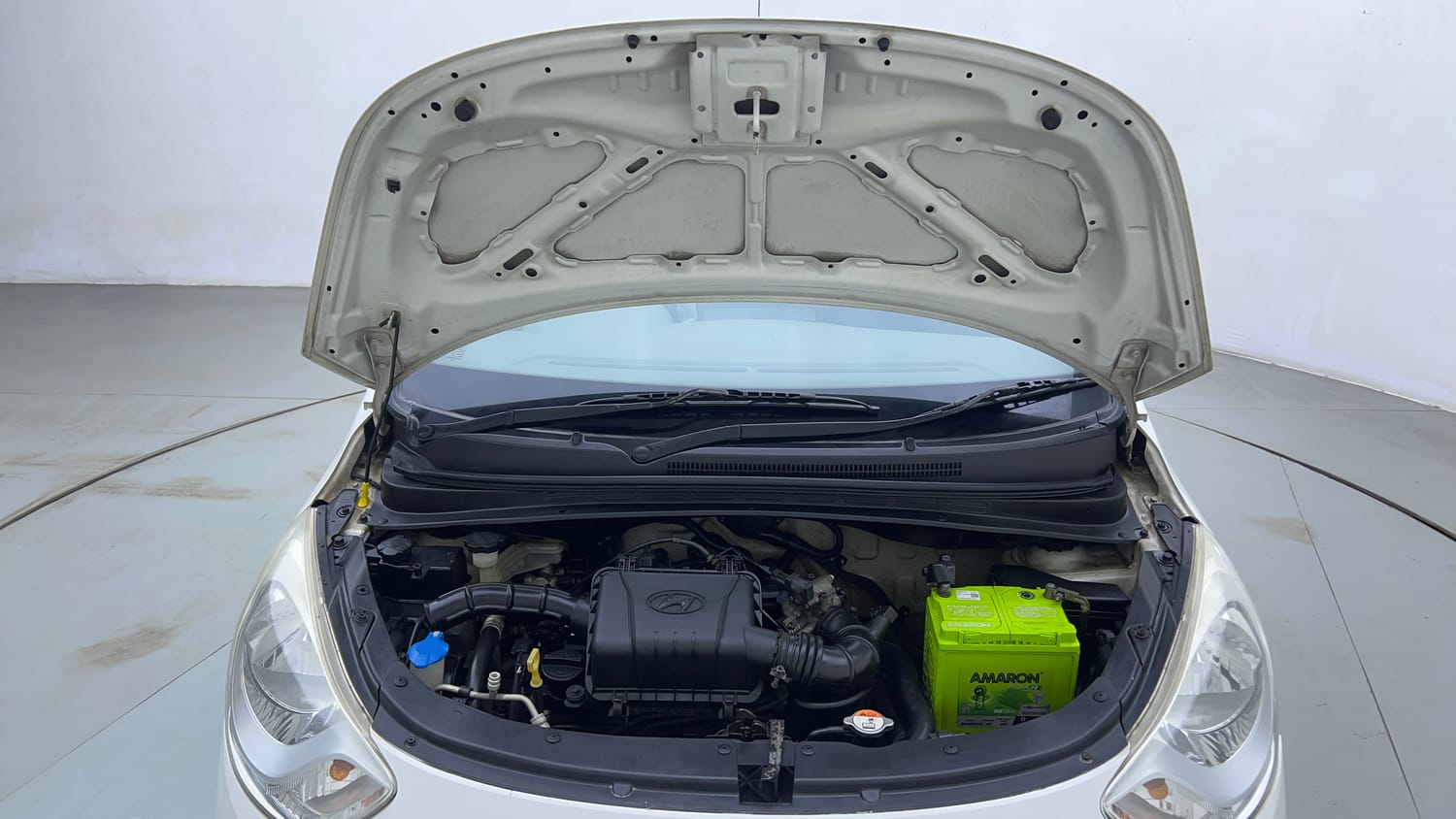 Used 2015 Hyundai i10 Sportz 1.1 iRDE2 Petrol Manual engine ENGINE & BONNET OPEN FRONT VIEW