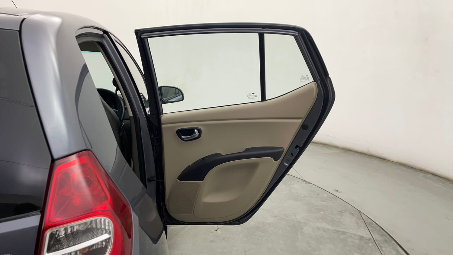 Used 2016 Hyundai i10 Sportz 1.1 iRDE2 Petrol Manual interior RIGHT REAR DOOR OPEN VIEW