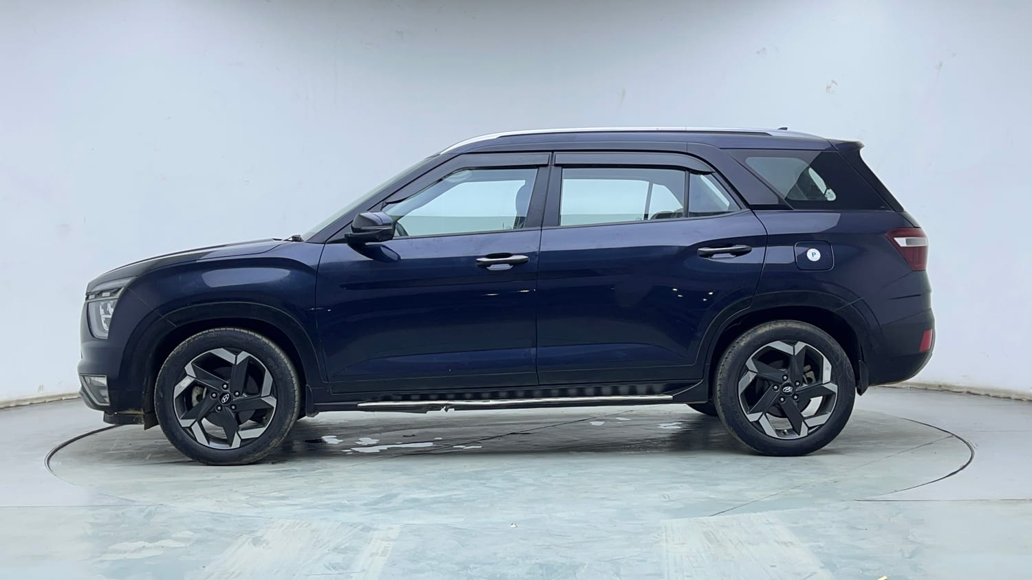 Used 2022 Hyundai Alcazar Platinum (O) 6 STR 2.0 Petrol AT Petrol Automatic exterior LEFT SIDE VIEW