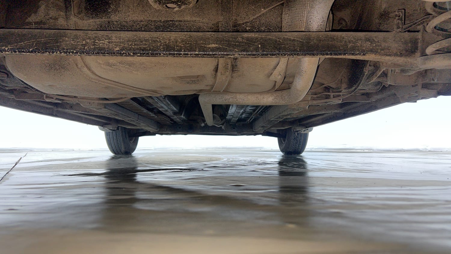 Used 2014 Maruti Suzuki Swift VDi Diesel Manual extra REAR UNDERBODY VIEW (TAKEN FROM REAR)