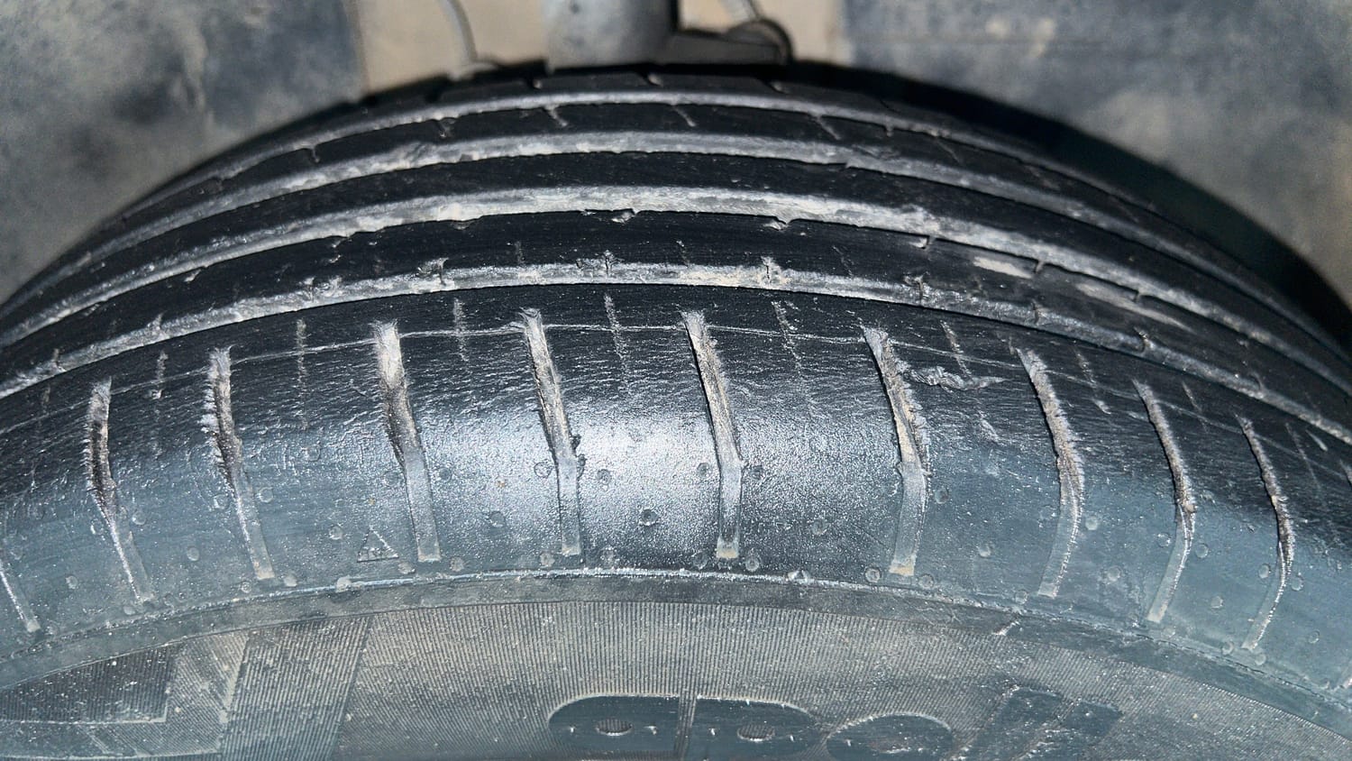 Used 2022 Tata Punch Adventure MT Petrol Manual tyres RIGHT FRONT TYRE TREAD VIEW