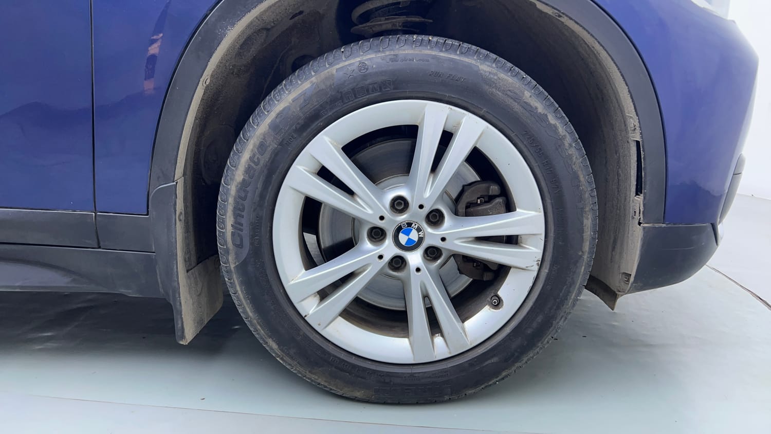 Used 2018 BMW X1 sDrive20d Expedition Diesel Automatic tyres RIGHT FRONT TYRE RIM VIEW