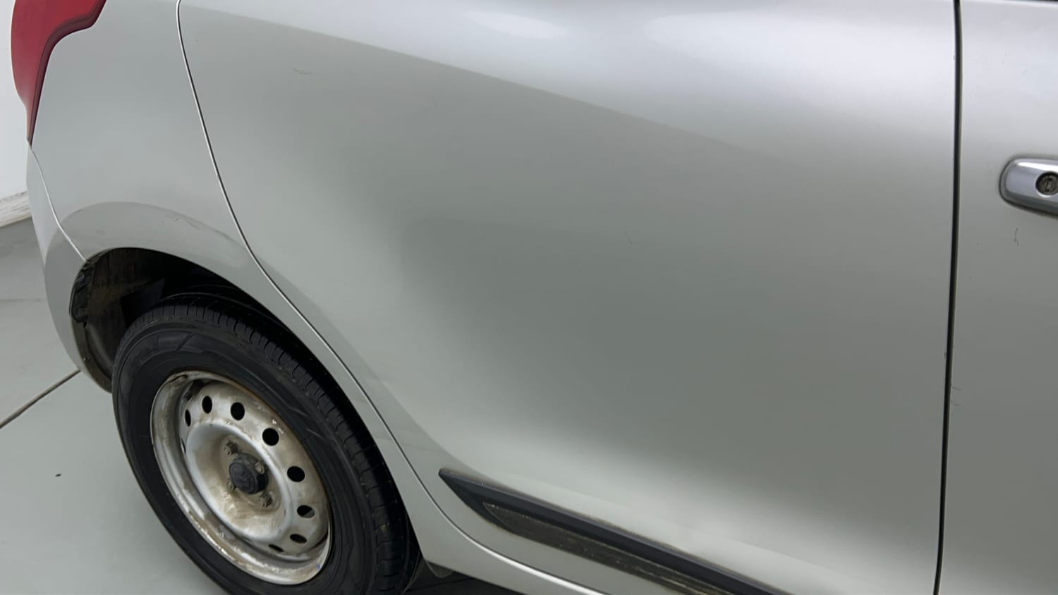 Used 2019 Maruti Suzuki Swift LXi Petrol Manual dents MINOR DENT