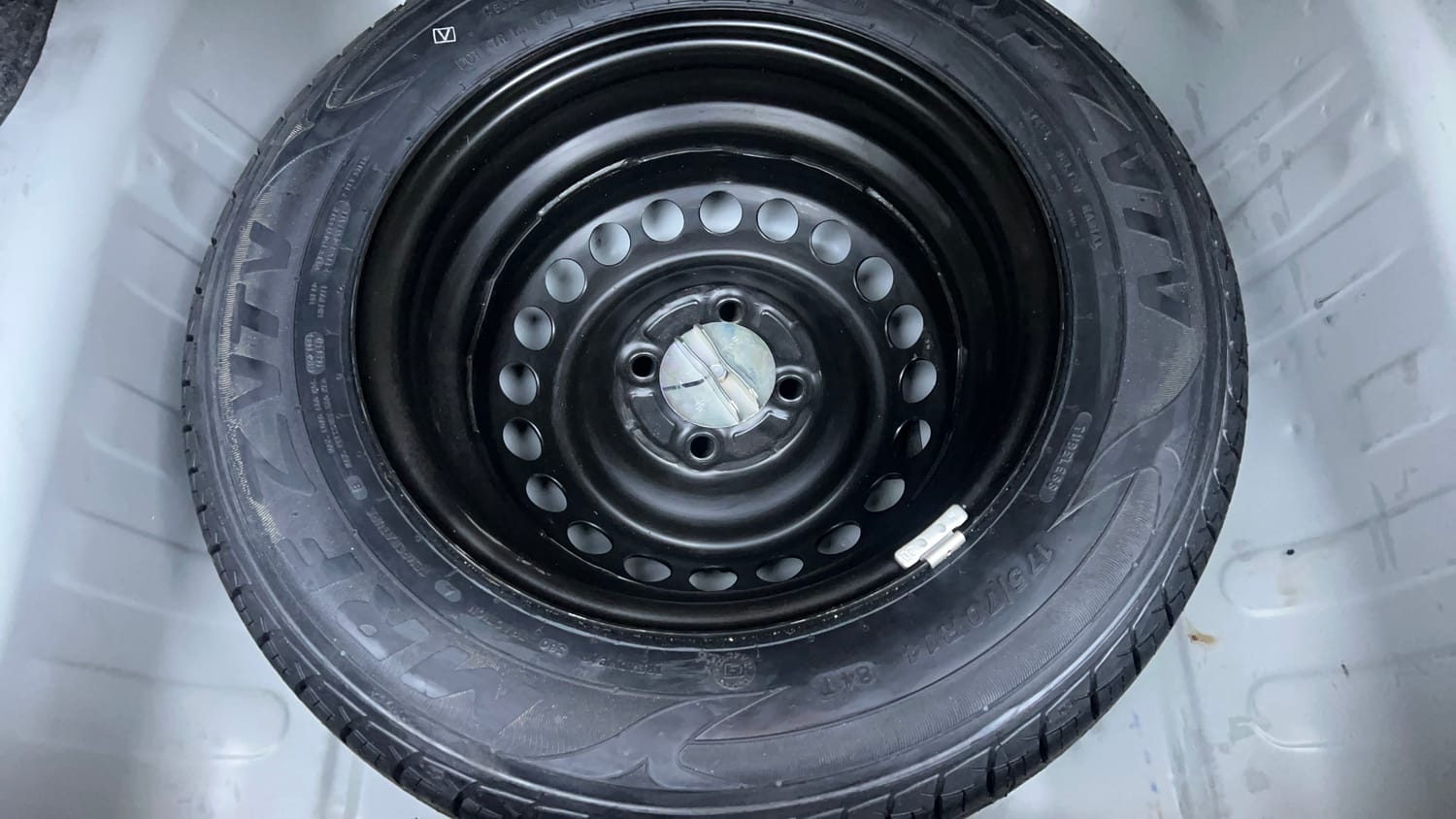 Used 2021 Honda Amaze 1.2 VX CVT Petrol Petrol Automatic tyres SPARE TYRE VIEW