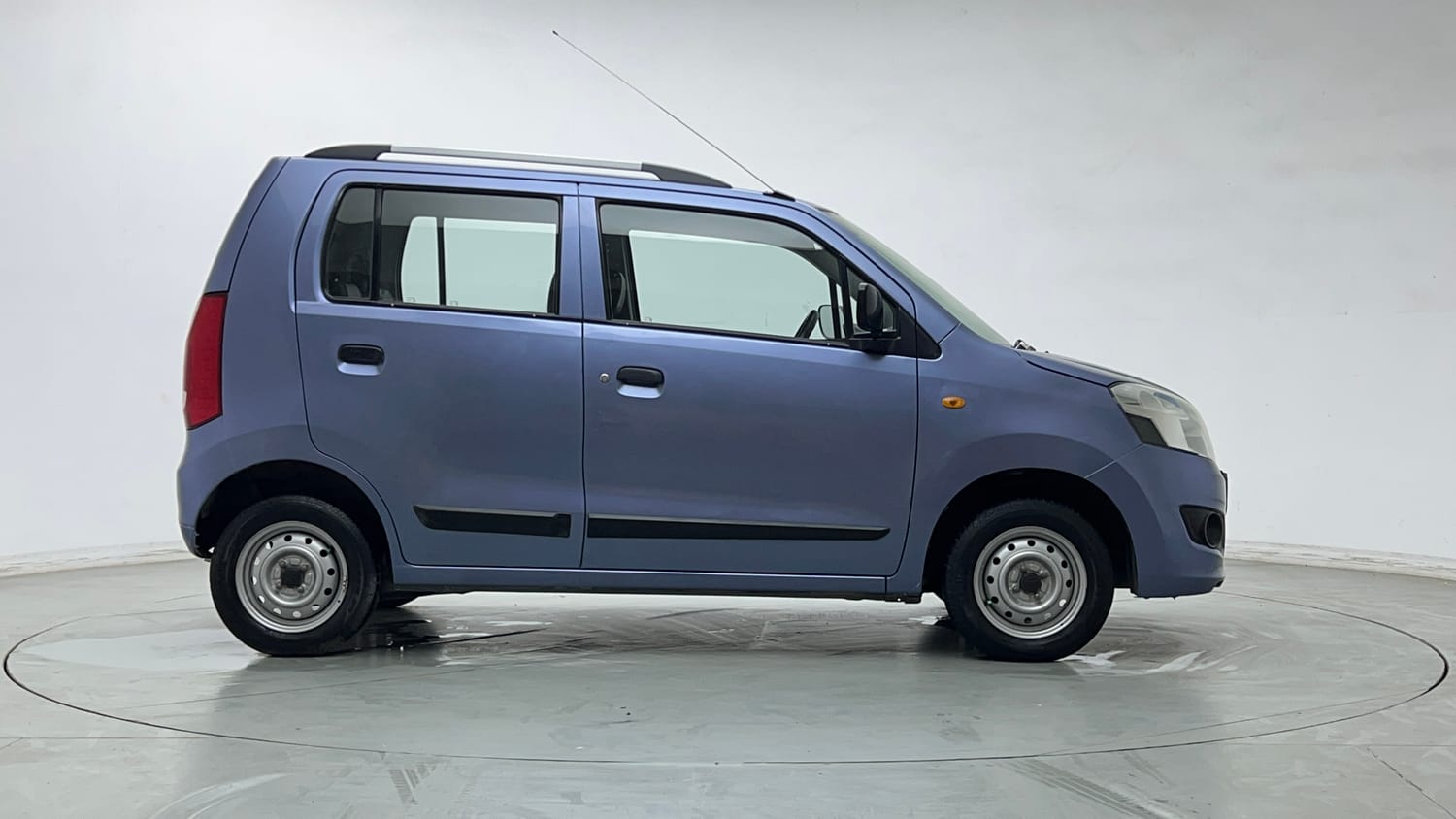 Used 2015 Maruti Suzuki Wagon R LXI Petrol Manual exterior RIGHT SIDE VIEW