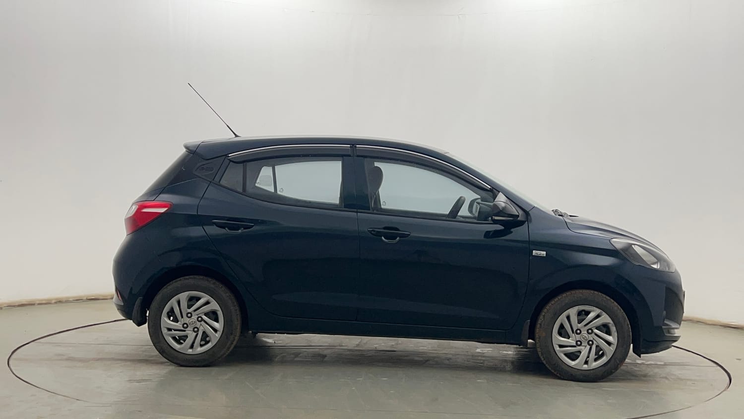 Used 2022 Hyundai Grand i10 Nios Magna AMT 1.2 Kappa VTVT Petrol Automatic exterior RIGHT SIDE VIEW