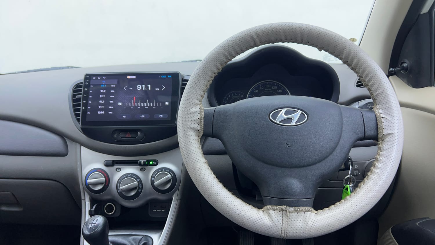 Used 2015 Hyundai i10 Sportz 1.1 iRDE2 Petrol Manual interior STEERING VIEW