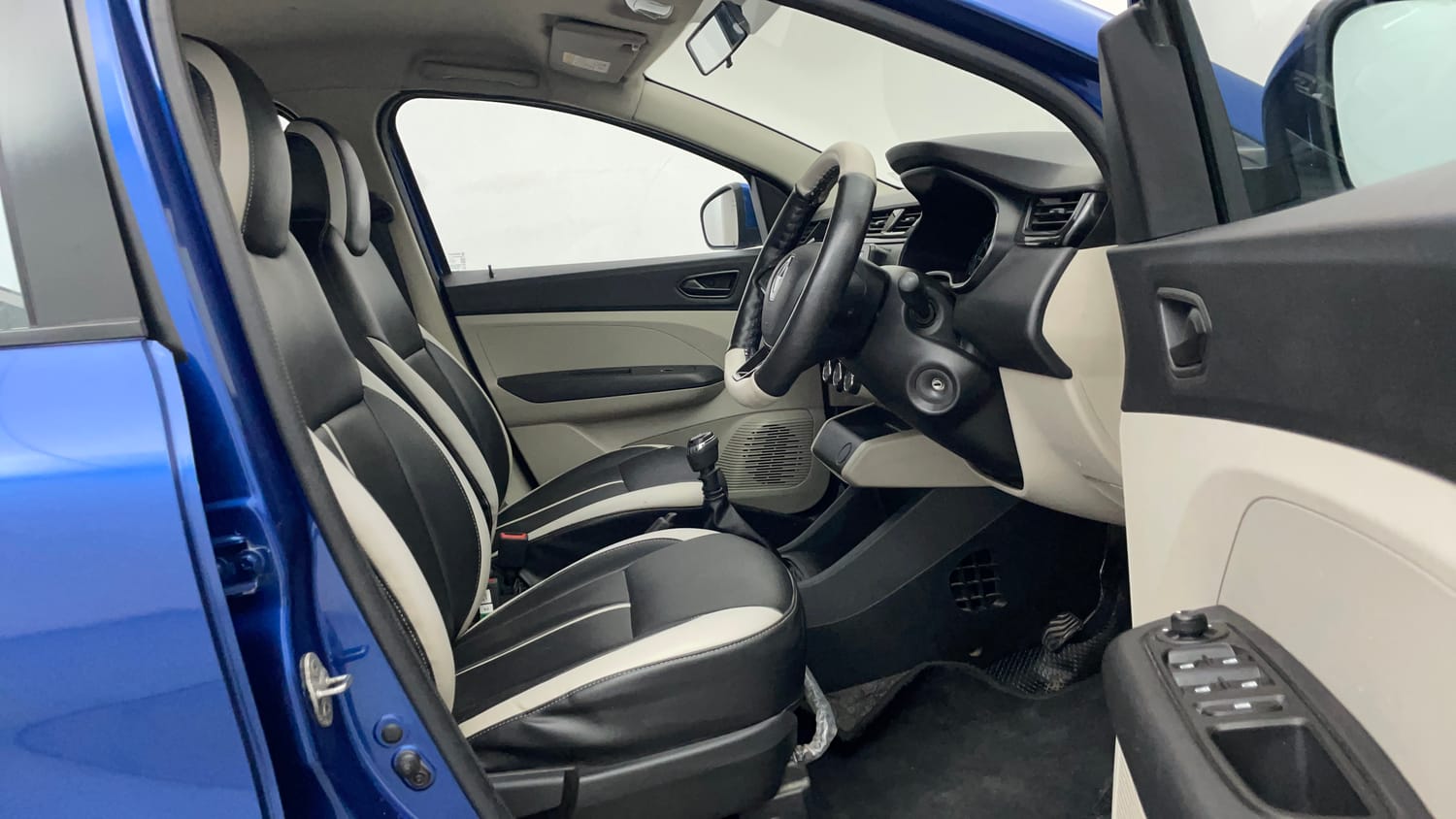 Used 2020 Renault Triber RXT Petrol Manual interior RIGHT SIDE FRONT DOOR CABIN VIEW