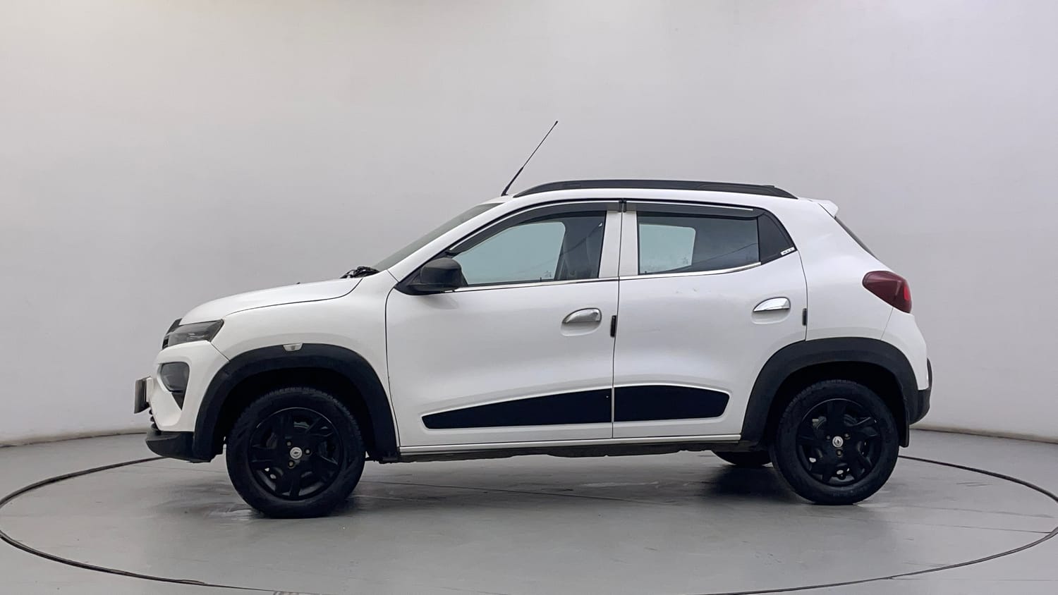 Used 2021 Renault Kwid RXT Petrol Manual exterior LEFT SIDE VIEW