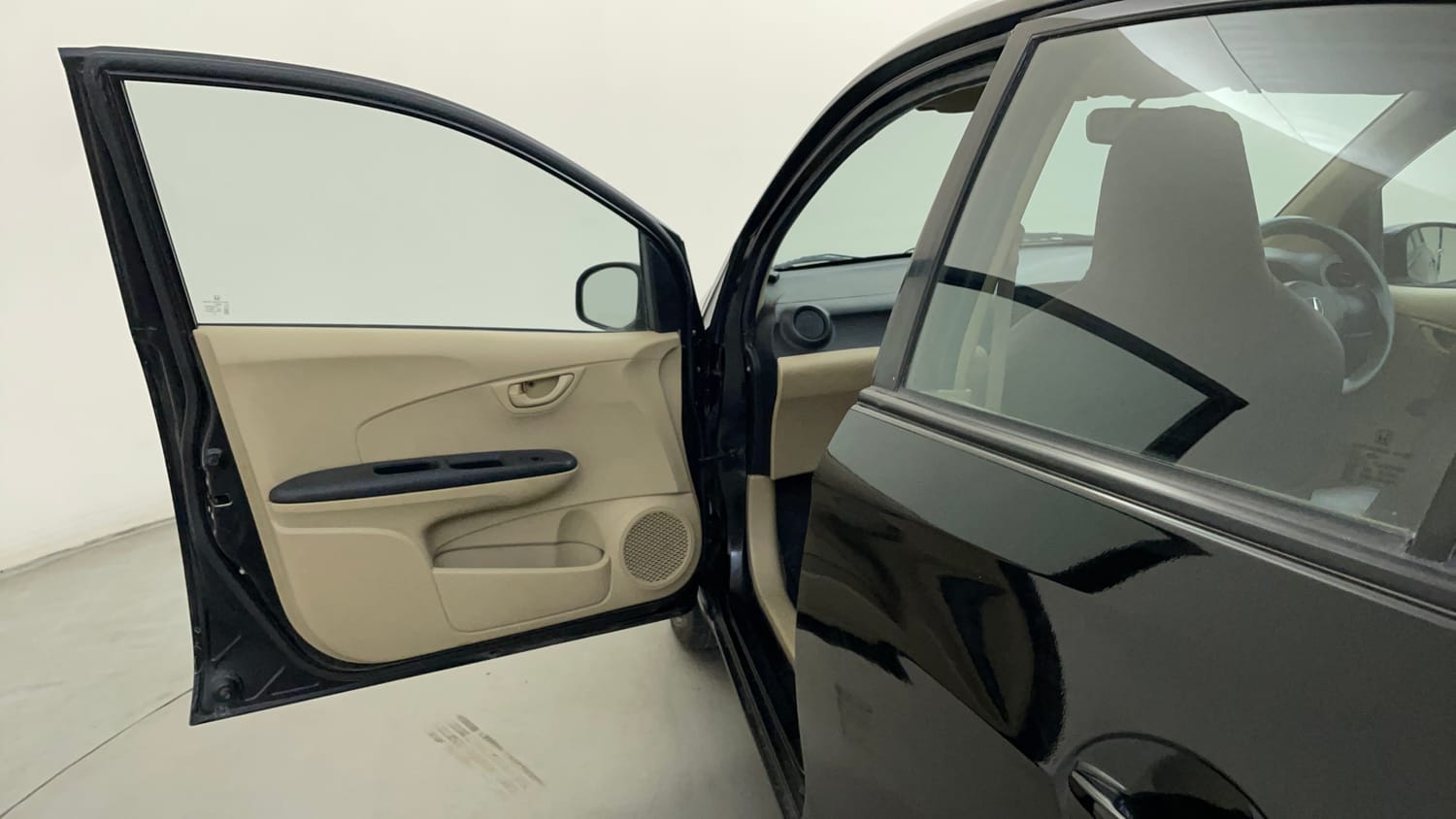 Used 2014 Honda Amaze 1.2 EX i-VTEC Petrol Manual interior LEFT FRONT DOOR OPEN VIEW