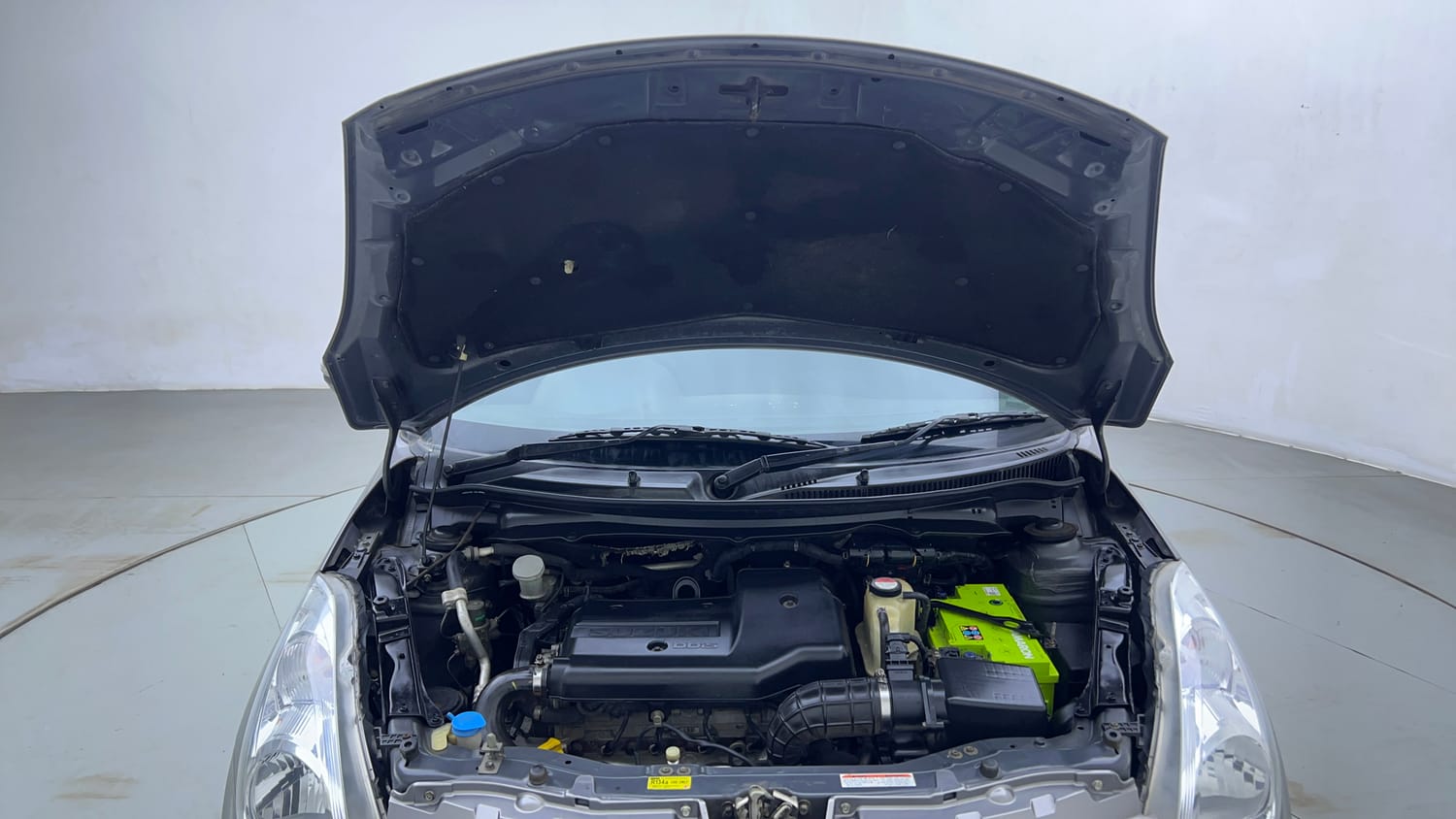 Used 2014 Maruti Suzuki Swift VDi Diesel Manual engine ENGINE & BONNET OPEN FRONT VIEW