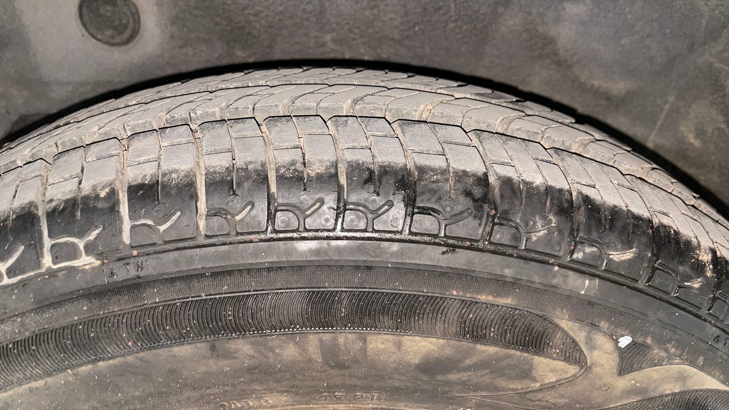 Used 2016 Hyundai i10 Sportz 1.1 iRDE2 Petrol Manual tyres RIGHT REAR TYRE TREAD VIEW