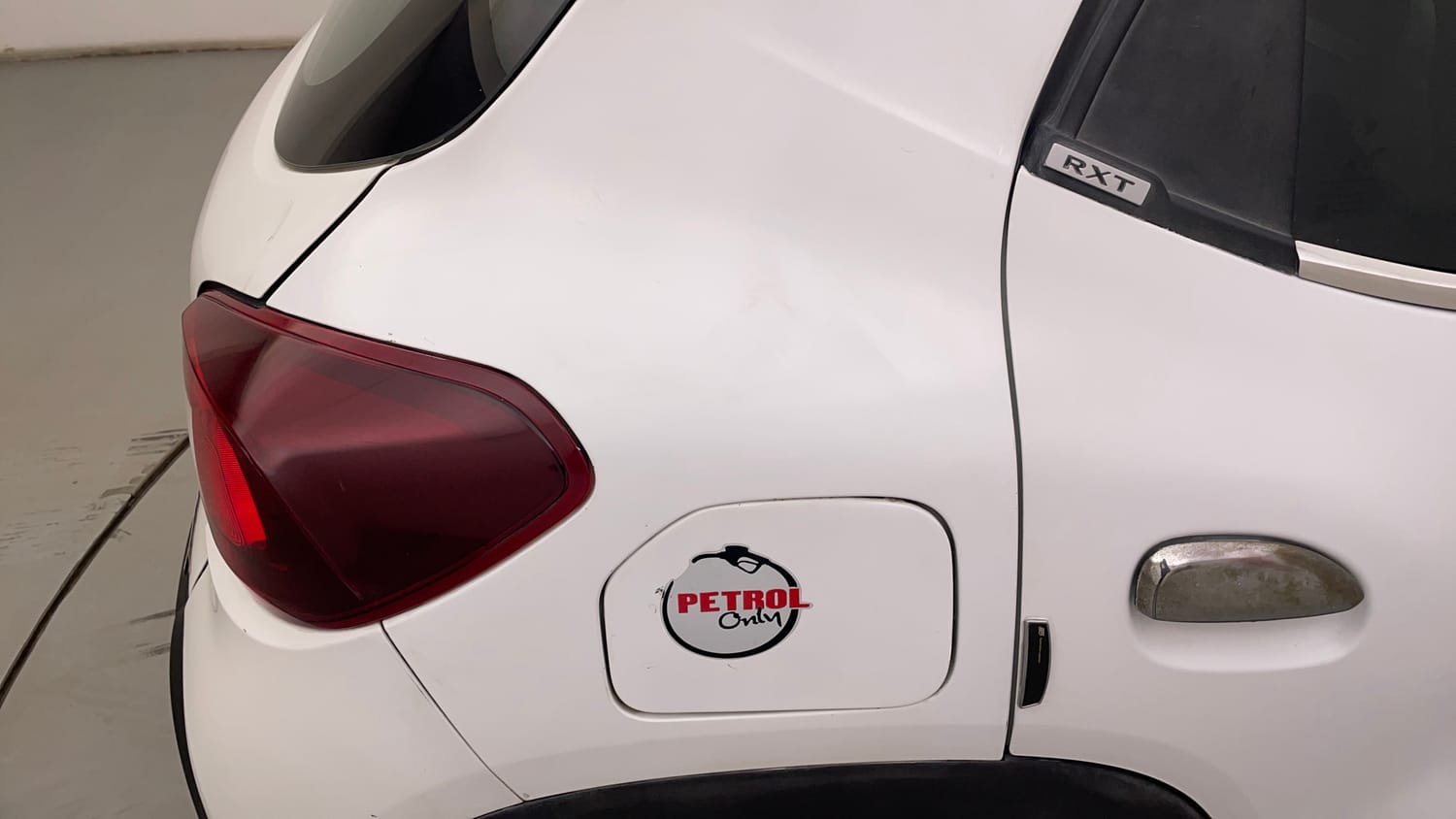 Used 2021 Renault Kwid RXT Petrol Manual dents MINOR SCRATCH