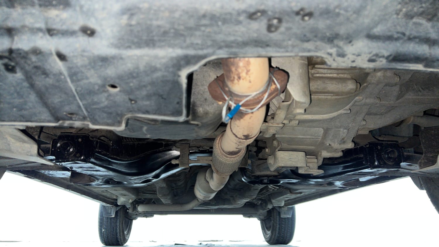 Used 2023 Tata Nexon XM Plus (S) Petrol Manual extra FRONT LEFT UNDERBODY VIEW