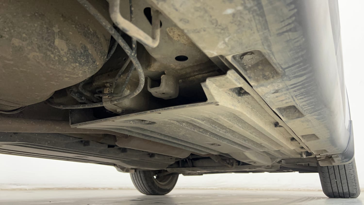 Used 2022 Toyota Urban Cruiser Mid Grade AT Petrol Automatic extra REAR RIGHT UNDERBODY VIEW