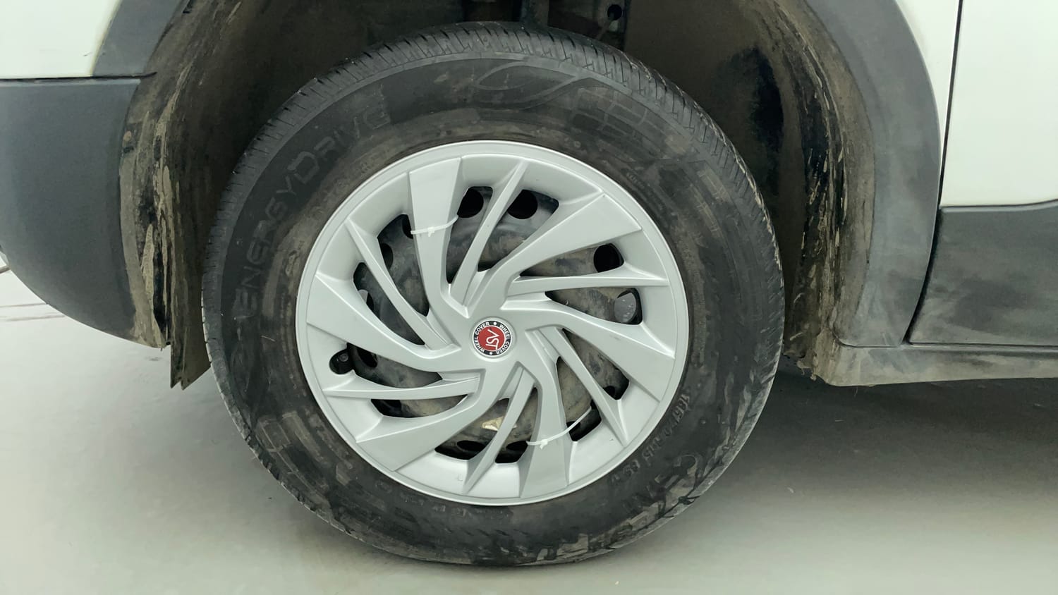 Used 2024 Tata Punch Adventure Rhythm CNG Cng Manual tyres LEFT FRONT TYRE RIM VIEW