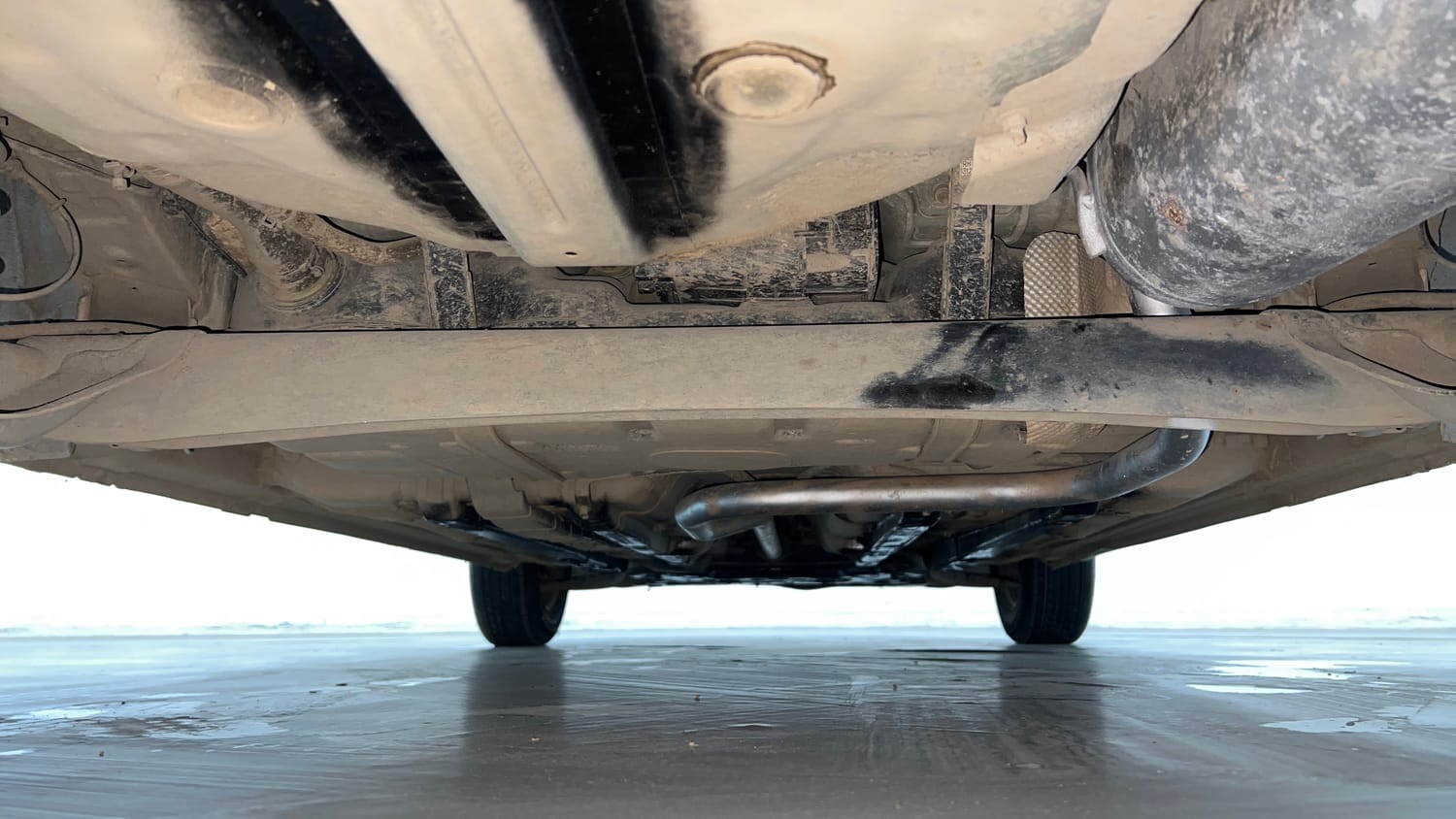 Used 2015 Hyundai Elite i20 Sportz 1.2 Petrol Manual extra REAR UNDERBODY VIEW (TAKEN FROM REAR)