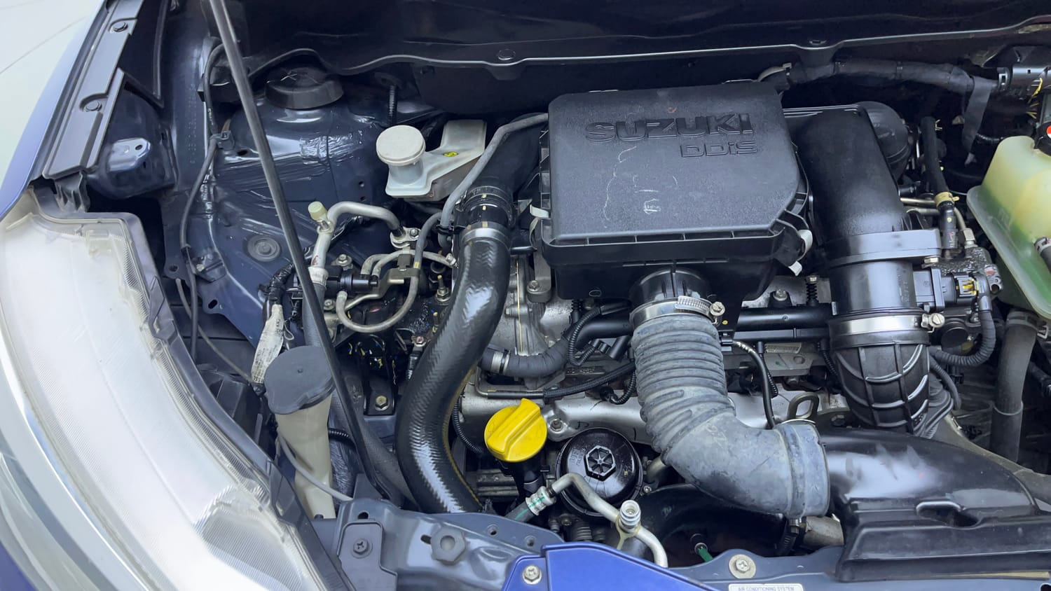 Used 2019 Maruti Suzuki Ertiga VDI SHVS Diesel Manual engine ENGINE RIGHT SIDE VIEW