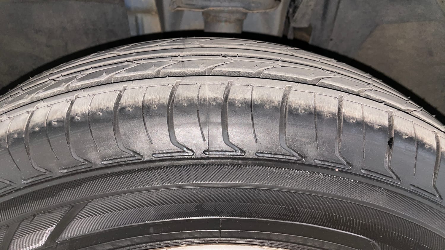 Used 2020 Renault Triber RXT Petrol Manual tyres LEFT FRONT TYRE TREAD VIEW