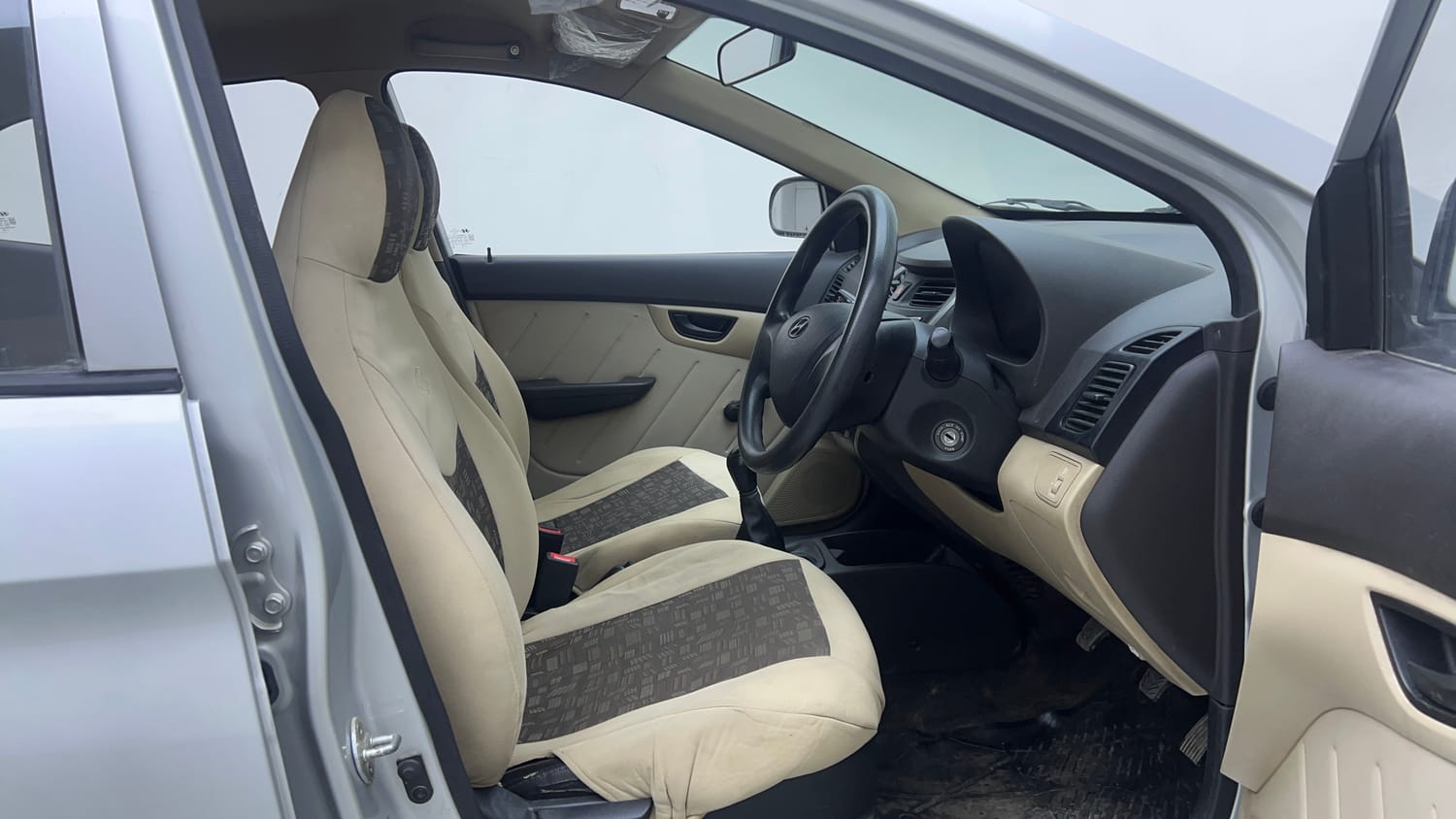 Used 2015 Hyundai Eon D-Lite + Petrol Manual interior RIGHT SIDE FRONT DOOR CABIN VIEW