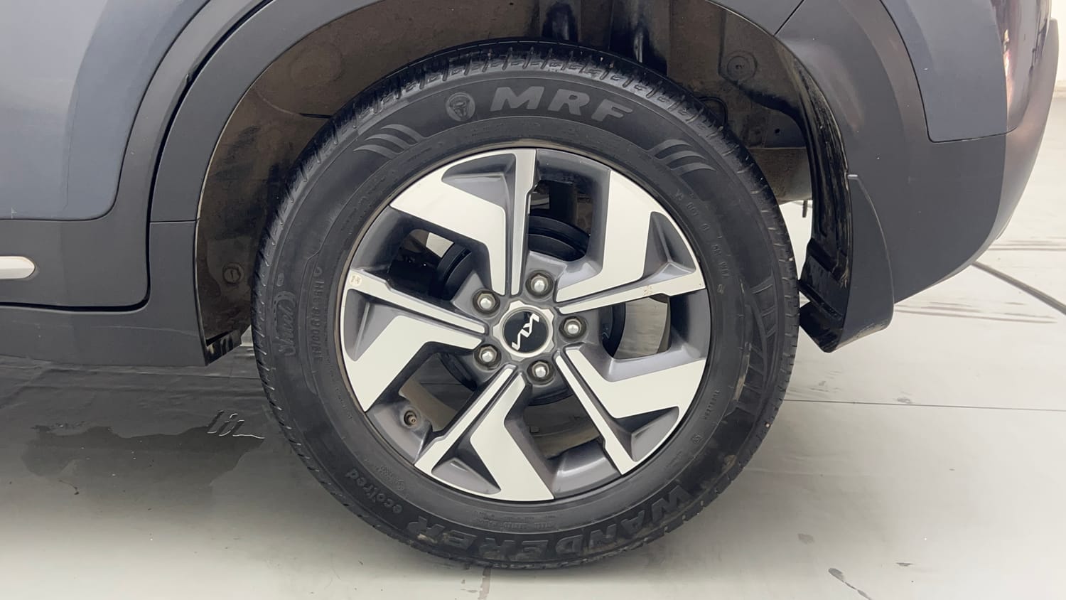 Used 2023 Kia Sonet HTX 1.0 Turbo Petrol DCT Petrol Automatic tyres LEFT REAR TYRE RIM VIEW