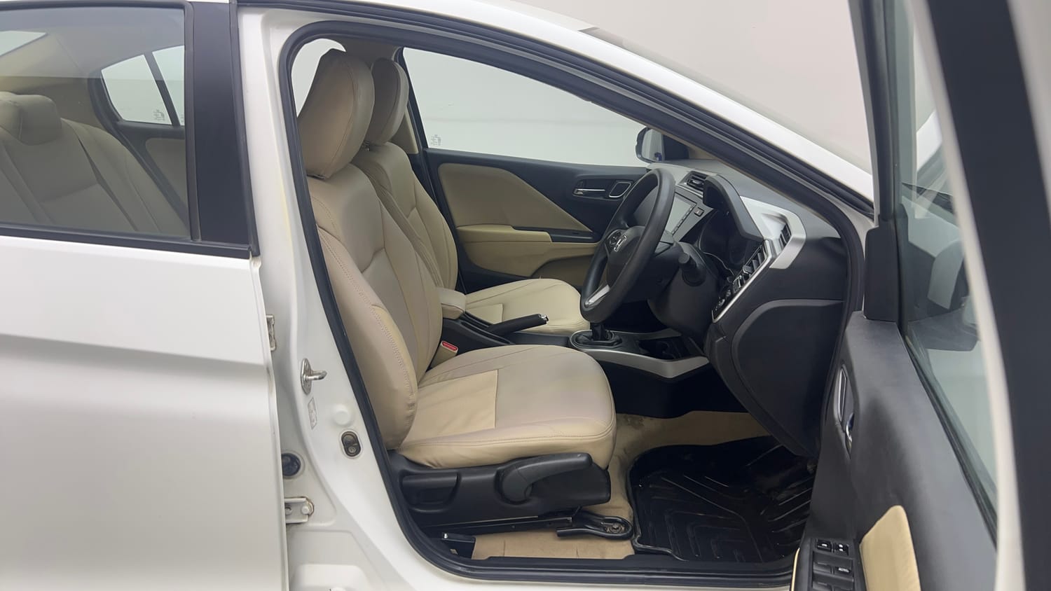 Used 2023 Honda City 4th Generation V Petrol Petrol Manual interior RIGHT SIDE FRONT DOOR CABIN VIEW
