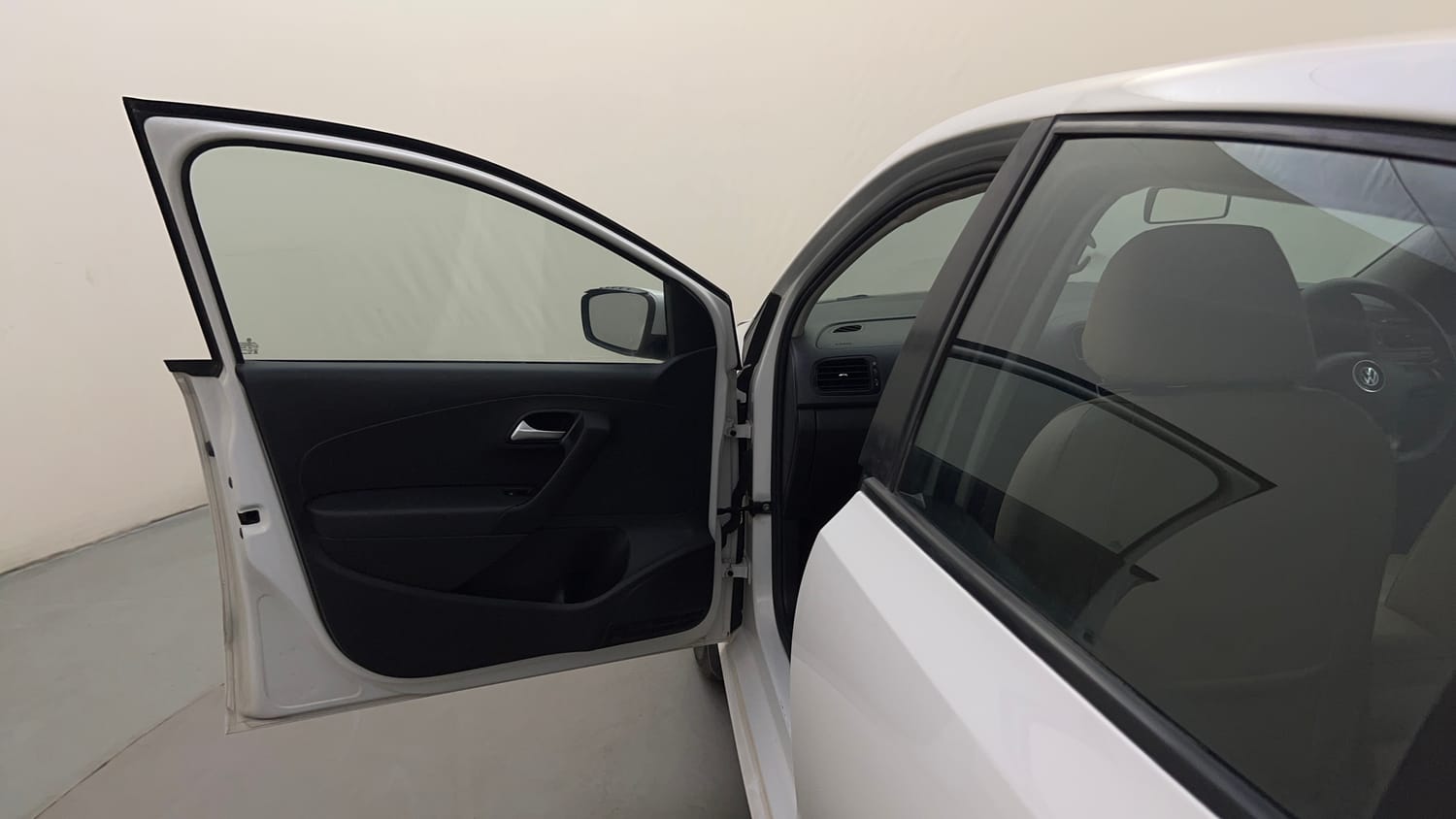 Used 2015 Volkswagen Polo Comfortline 1.2L (P) Petrol Manual interior LEFT FRONT DOOR OPEN VIEW
