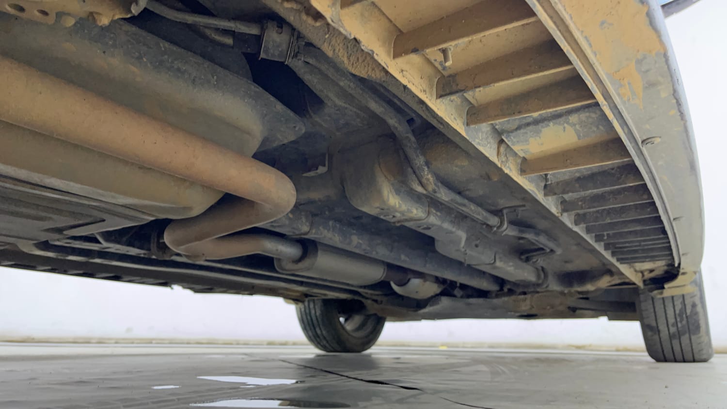 Used 2022 Hyundai Alcazar Platinum (O) 6 STR 2.0 Petrol AT Petrol Automatic extra REAR RIGHT UNDERBODY VIEW