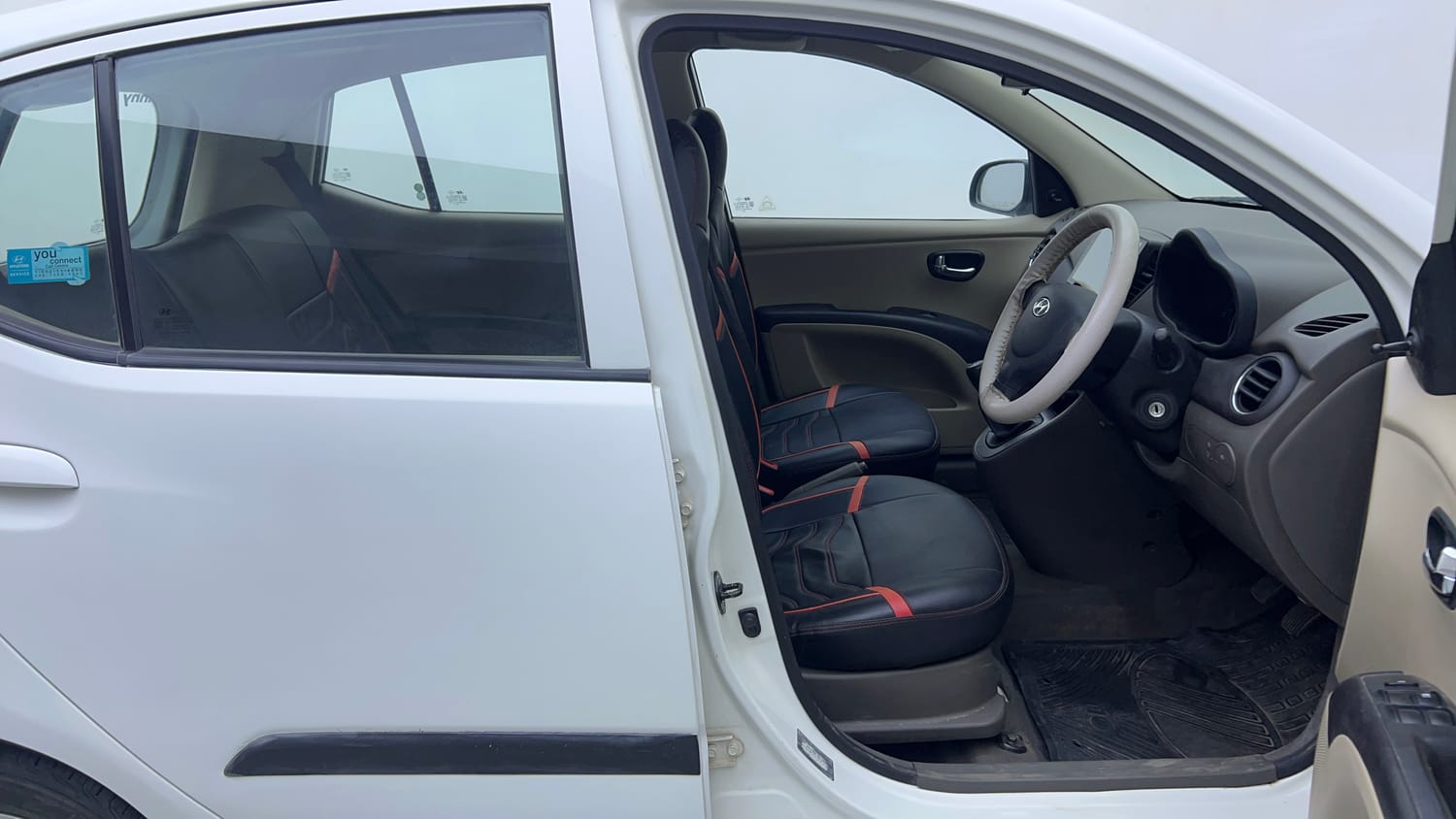 Used 2015 Hyundai i10 Sportz 1.1 iRDE2 Petrol Manual interior RIGHT SIDE FRONT DOOR CABIN VIEW