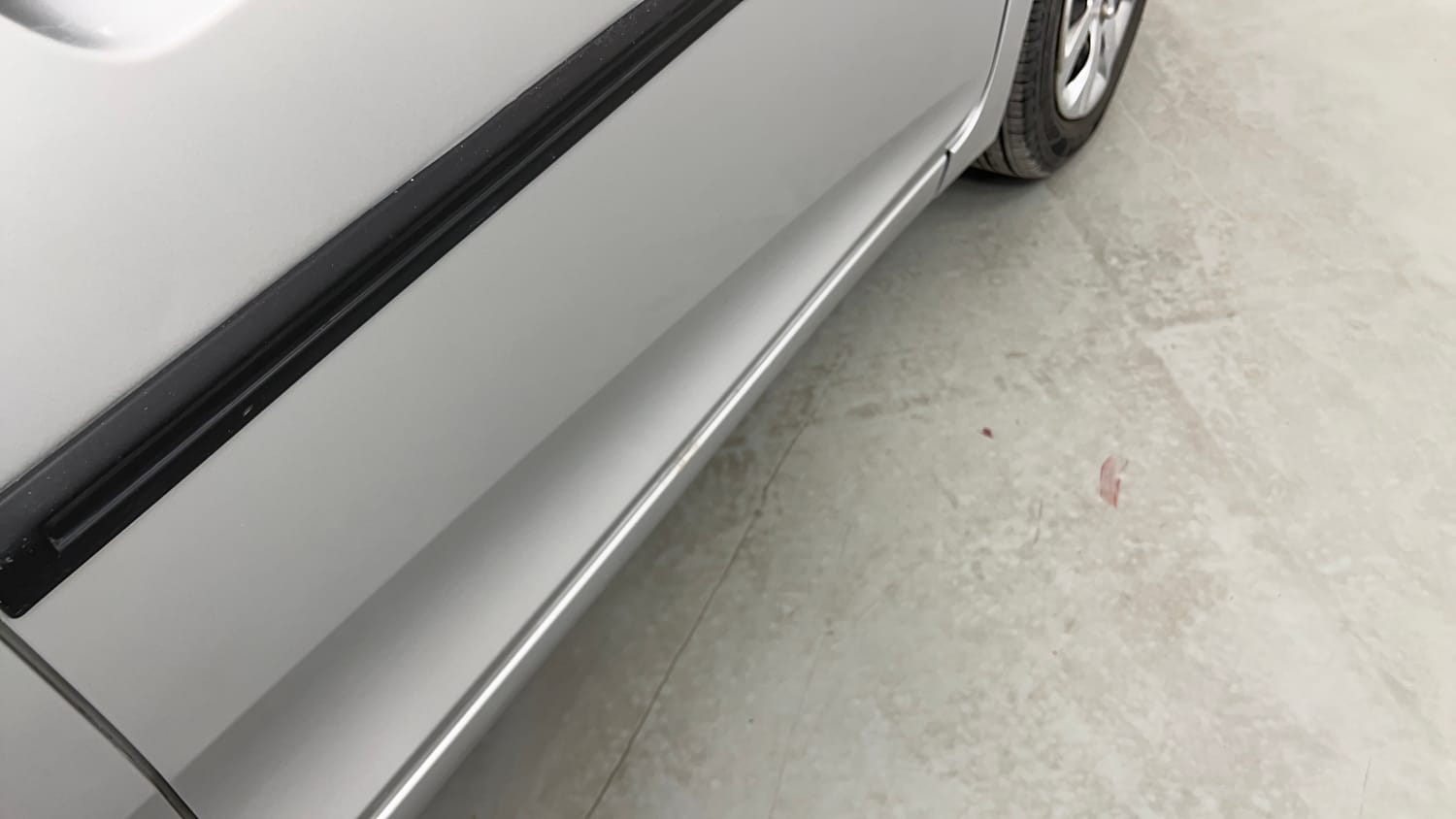 Used 2016 Hyundai Eon Magna Petrol Manual dents MINOR DENT