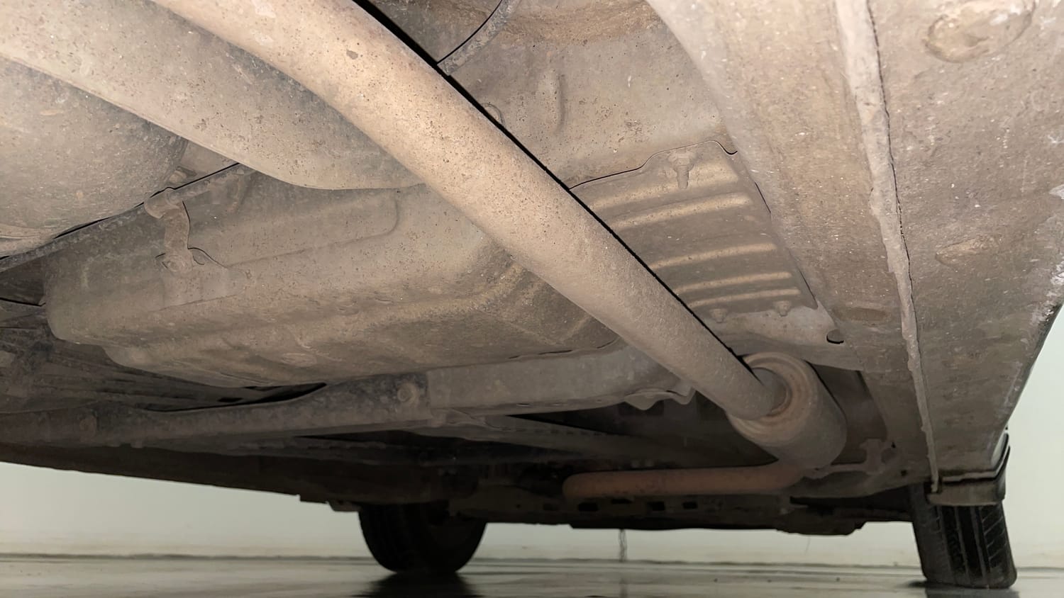 Used 2015 Honda City V Petrol Manual extra REAR RIGHT UNDERBODY VIEW