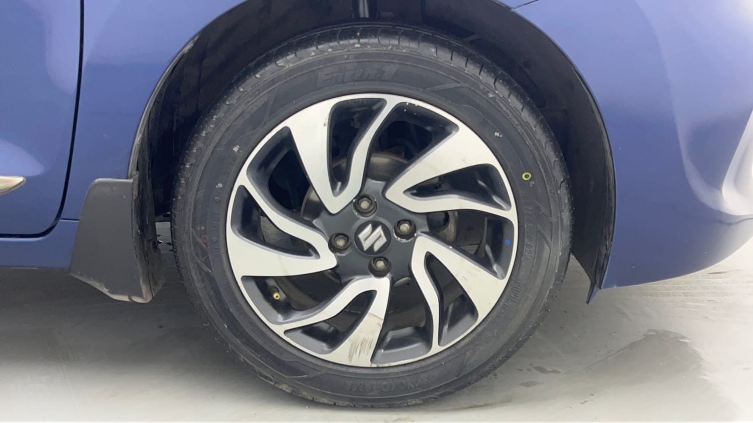 Used 2021 Maruti Suzuki Baleno Alpha Petrol Manual tyres RIGHT FRONT TYRE RIM VIEW