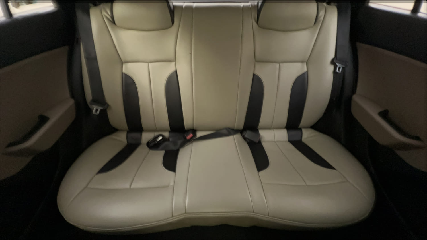 Used 2015 Hyundai Elite i20 Era 1.2 Petrol Manual interior REAR SEAT CONDITION VIEW