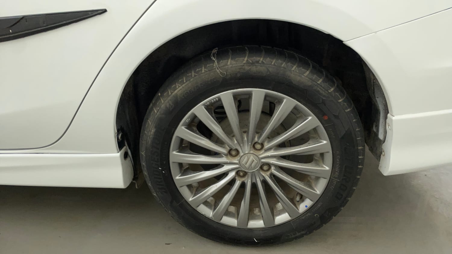 Used 2015 Maruti Suzuki Ciaz ZXi+ RS Petrol Manual tyres LEFT REAR TYRE RIM VIEW