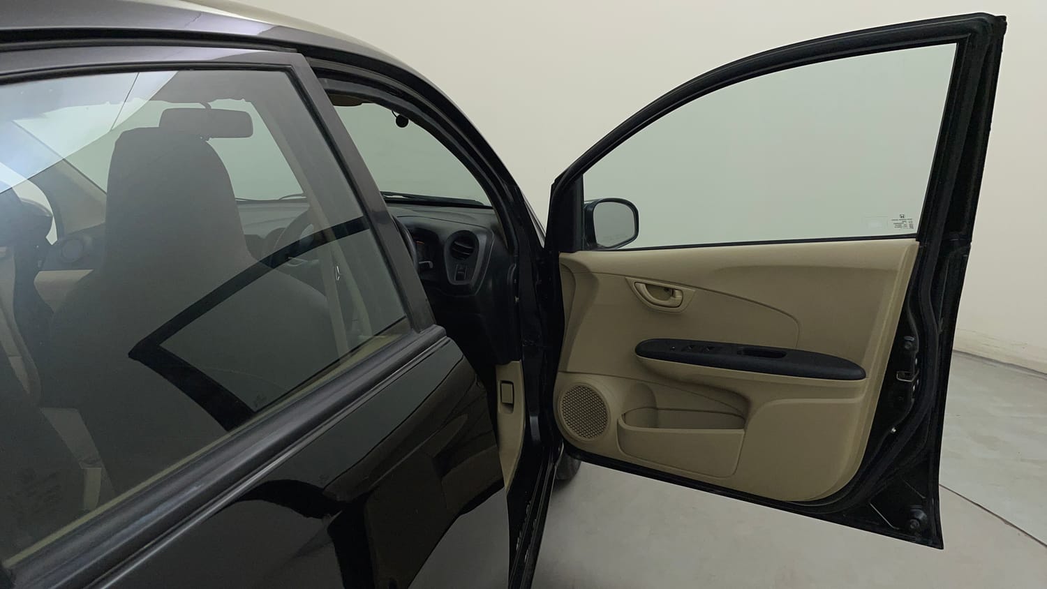 Used 2014 Honda Amaze 1.2 EX i-VTEC Petrol Manual interior RIGHT FRONT DOOR OPEN VIEW