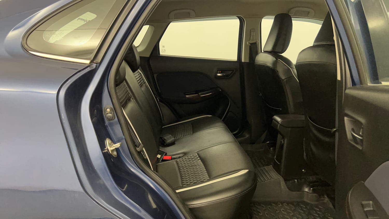 Used 2019 Maruti Suzuki Baleno Zeta Petrol Manual interior RIGHT SIDE REAR DOOR CABIN VIEW